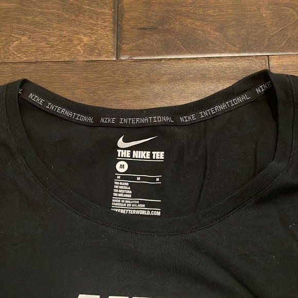 NWOT Nike International Tee - Picture 3 of 7